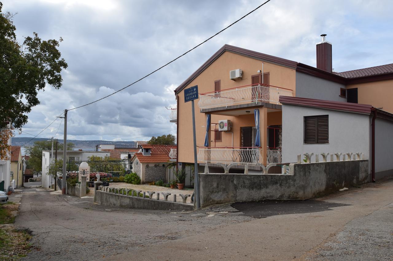 Apartments Mira Starigrad Paklenica Oda fotoğraf