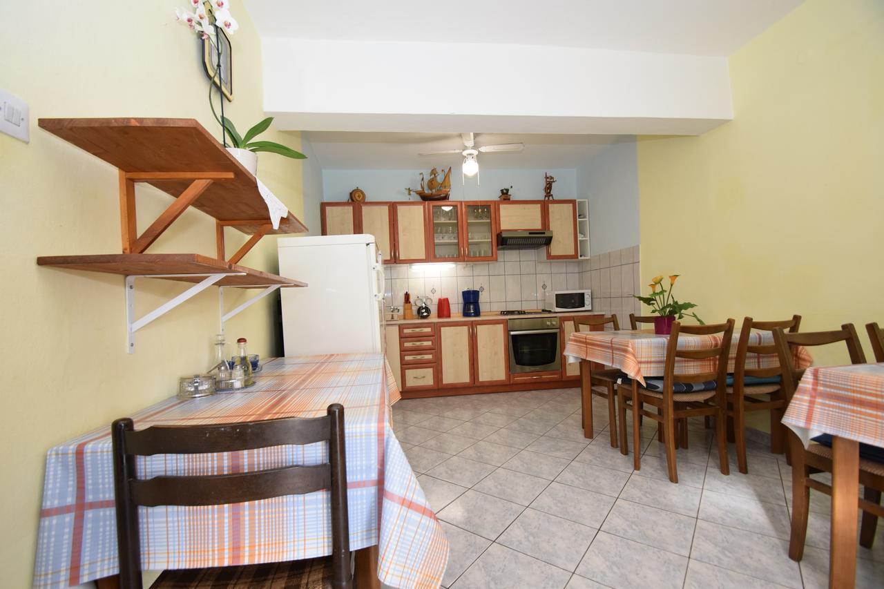Apartments Mira Starigrad Paklenica Dış mekan fotoğraf
