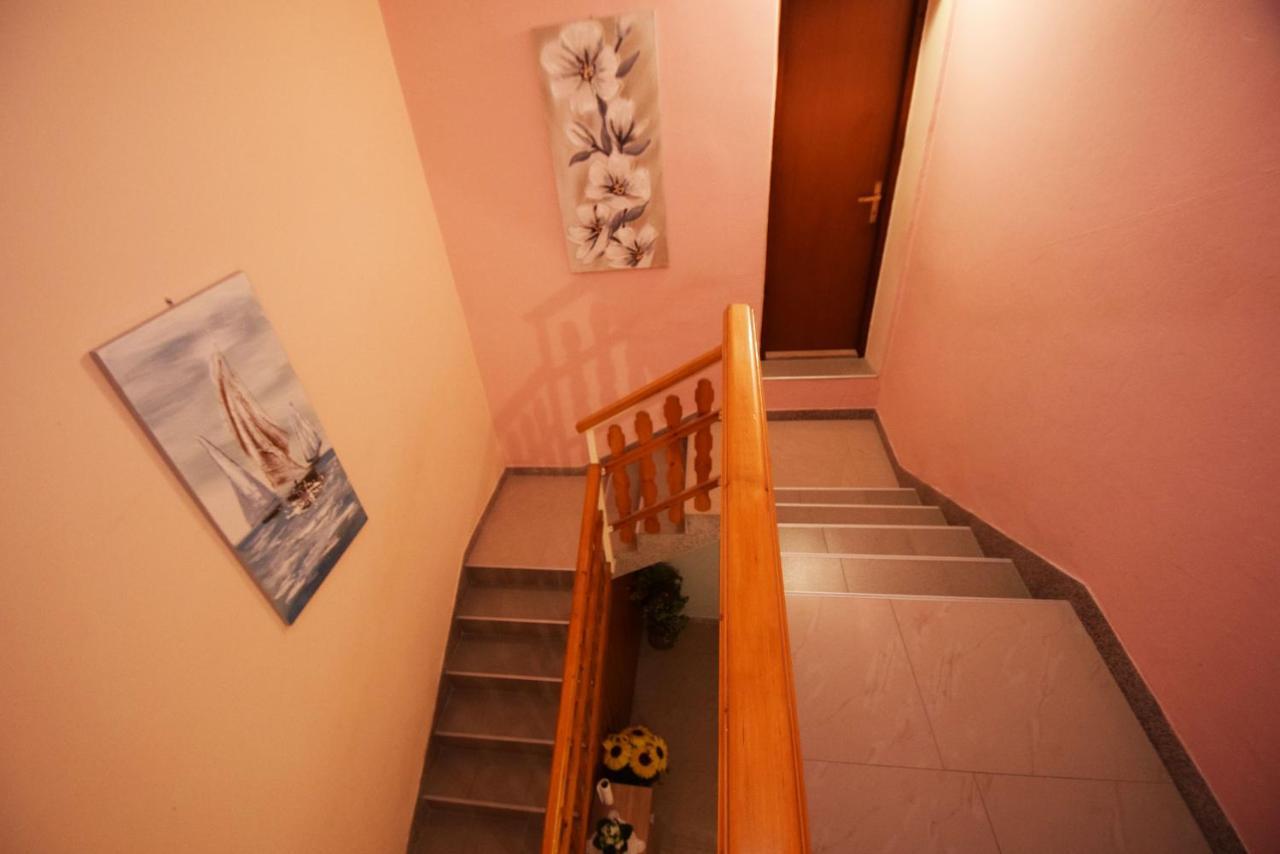 Apartments Mira Starigrad Paklenica Dış mekan fotoğraf
