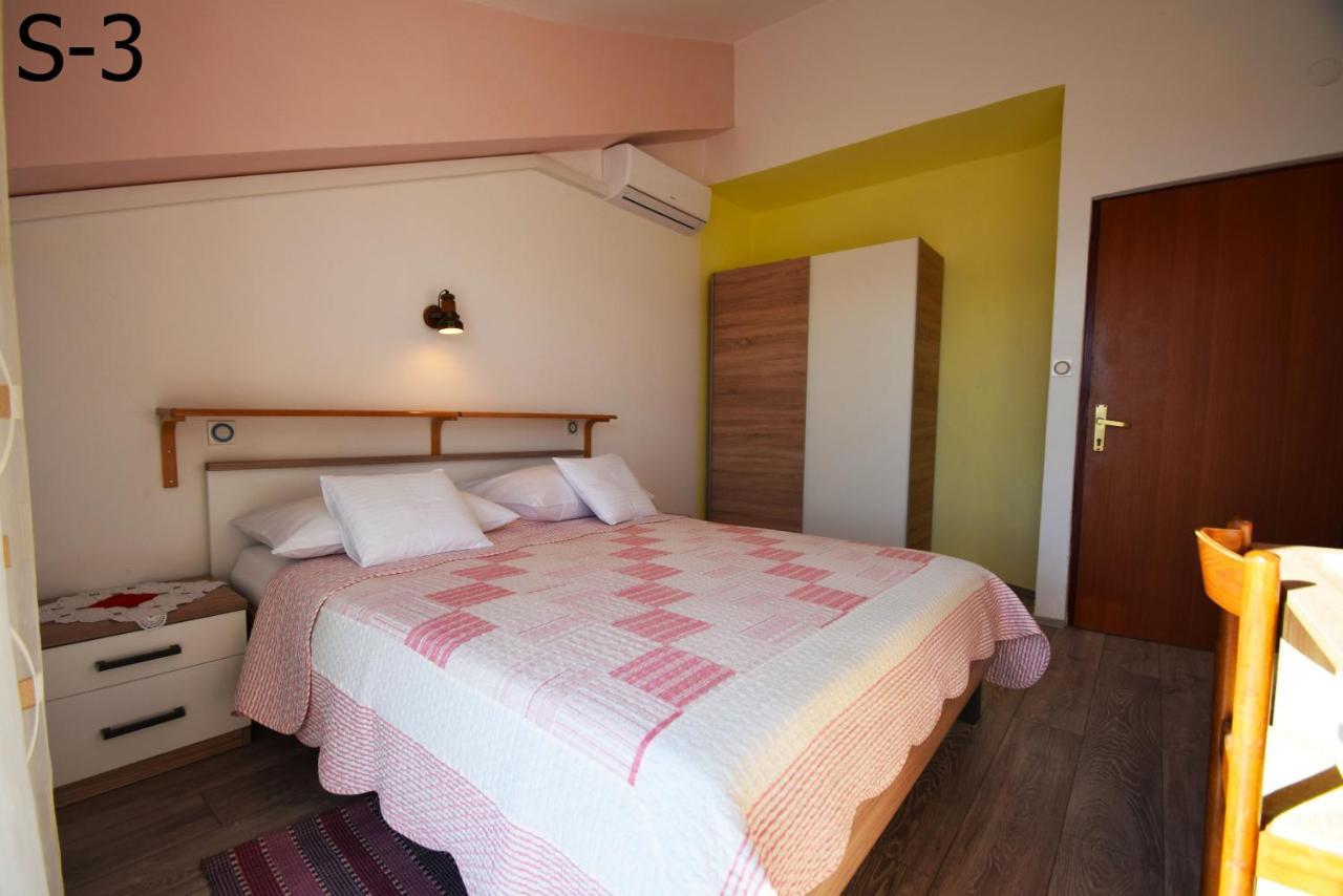 Apartments Mira Starigrad Paklenica Dış mekan fotoğraf