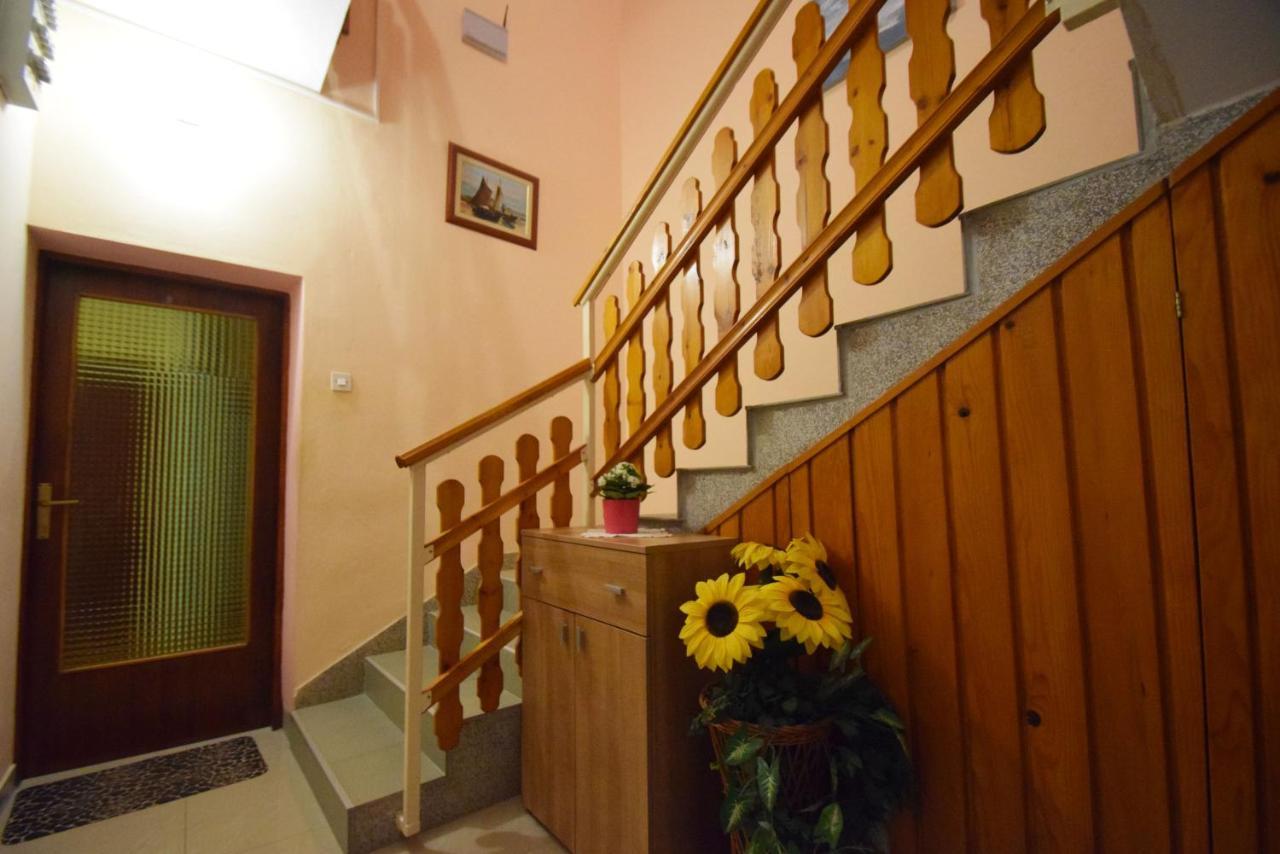 Apartments Mira Starigrad Paklenica Dış mekan fotoğraf